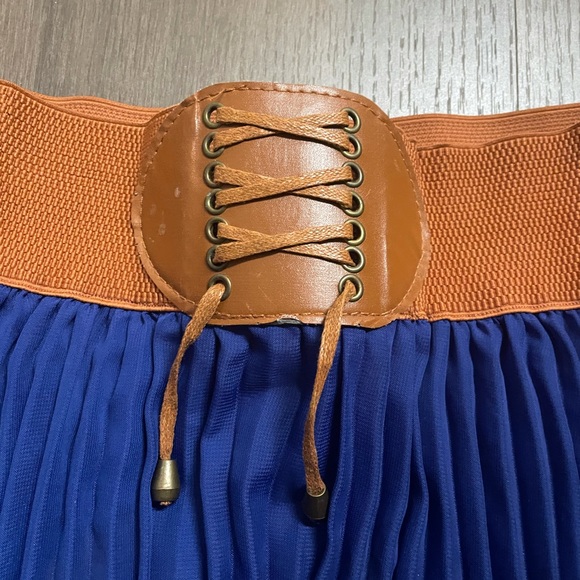 Blue skirt - Picture 2 of 2